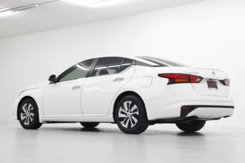 More photos of 2019 Nissan Altima 2.5 S at Jim Falk Motors, MO
