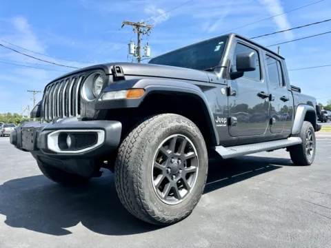 Gray 2020 Jeep Gladiator Overland North Edition for sale in Clinton, MO