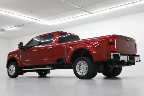 More photos of 2024 Ford Super Duty F-450 DRW LARIAT at Jim Falk Motors, MO
