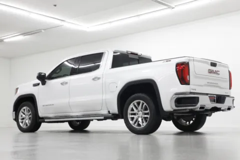 More photos of 2022 GMC Sierra 1500 Limited SLT at Jim Falk Motors, MO
