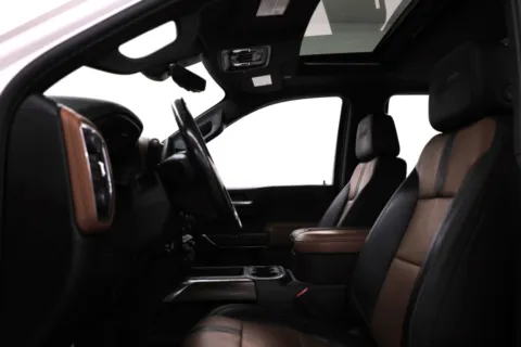 More photos of 2019 Chevrolet Silverado 1500 High Country at Jim Falk Motors, MO