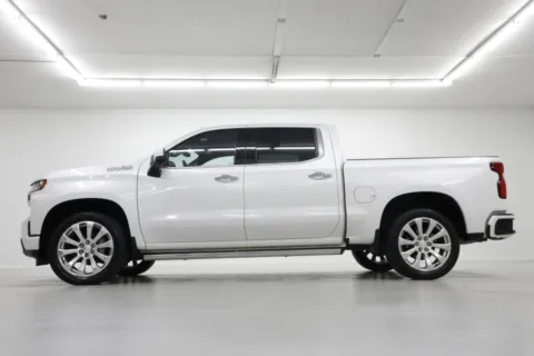 Another view of 2019 Chevrolet Silverado 1500 High Country for sale in Clinton, MO at Jim Falk Motors