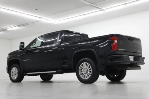More photos of 2022 Chevrolet Silverado 2500HD High Country at Jim Falk Motors, MO