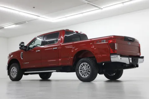 More photos of 2022 Ford Super Duty F-350 SRW LARIAT at Jim Falk Motors, MO