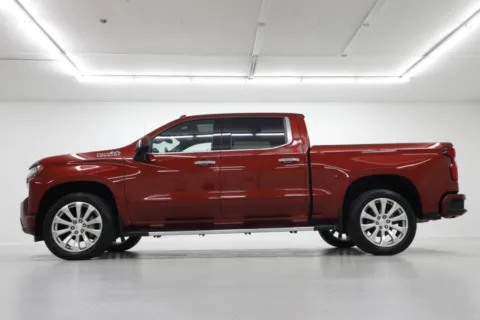 Another view of 2019 Chevrolet Silverado 1500 High Country for sale in Clinton, MO at Jim Falk Motors