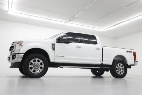 Photos of 2021 Ford Super Duty F-250 SRW LARIAT for sale in Clinton, MO at Jim Falk Motors