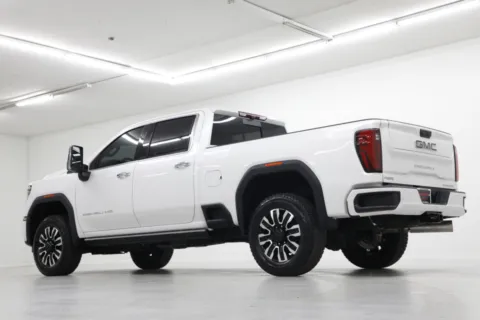 More photos of 2025 GMC Sierra 2500HD Denali Ultimate at Jim Falk Motors, MO