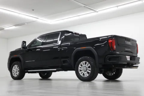 More photos of 2022 GMC Sierra 2500HD Denali at Jim Falk Motors, MO