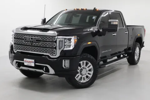 More photos of 2022 GMC Sierra 2500HD Denali at Jim Falk Motors, MO