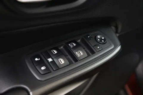 More photos of 2019 Jeep Cherokee Trailhawk at Jim Falk Motors, MO