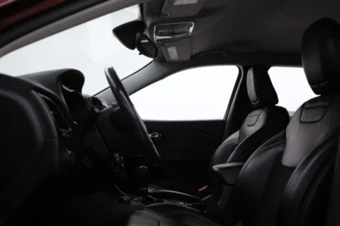 More photos of 2019 Jeep Cherokee Trailhawk at Jim Falk Motors, MO