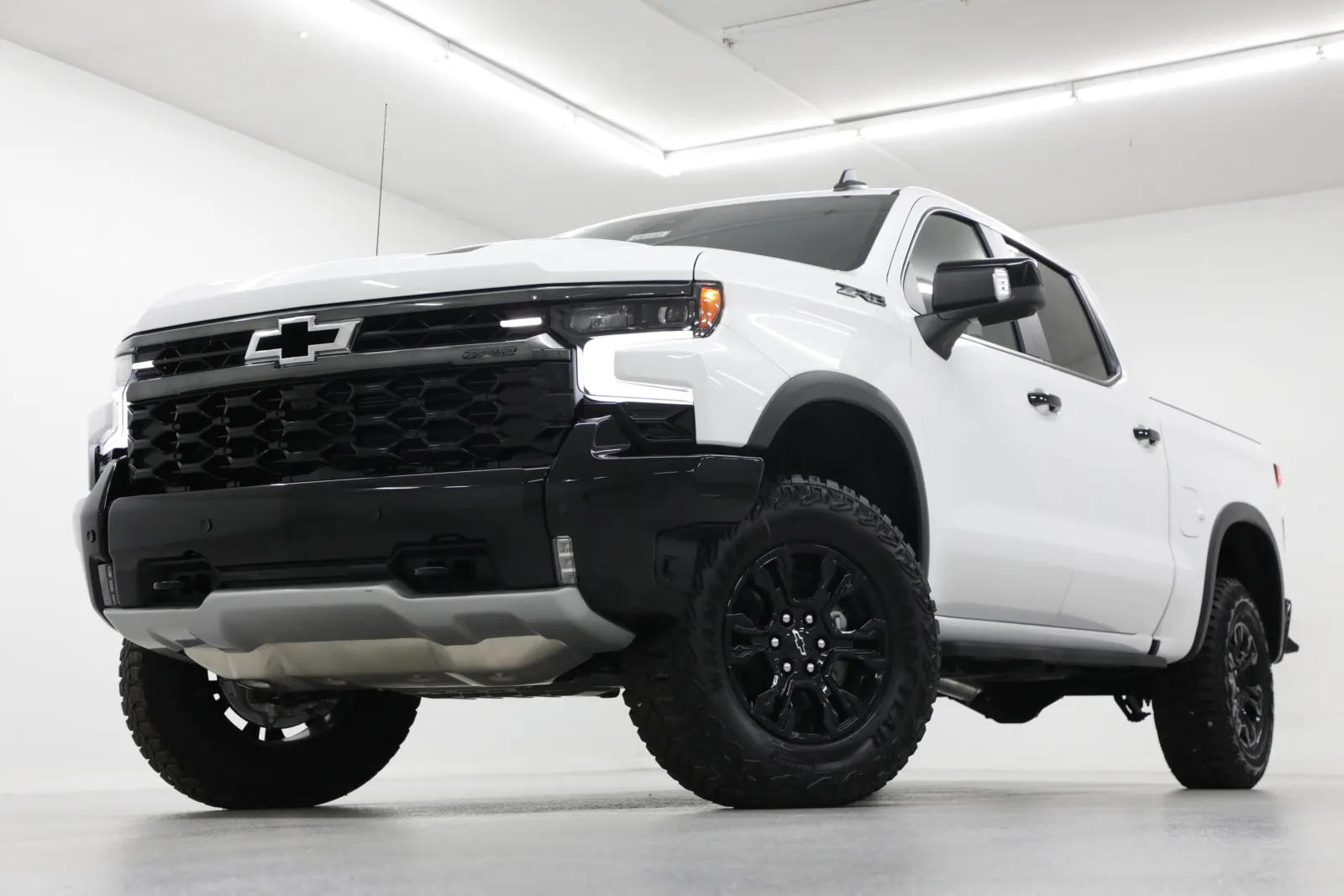 White 2026 Chevrolet Silverado 1500 ZR2 for sale in Clinton, MO