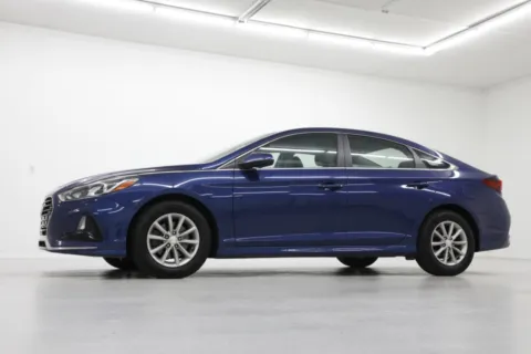 Photos of 2019 Hyundai Sonata SE for sale in Clinton, MO at Jim Falk Motors