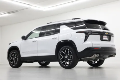More photos of 2026 Chevrolet Traverse FWD High Country at Jim Falk Motors, MO