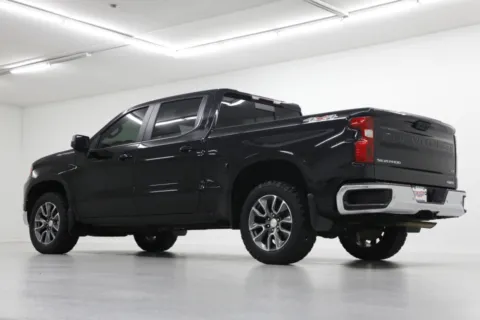 More photos of 2023 Chevrolet Silverado 1500 LT at Jim Falk Motors, MO