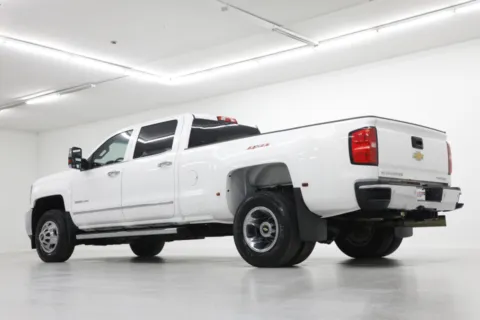 More photos of 2015 Chevrolet Silverado 3500HD LTZ at Jim Falk Motors, MO