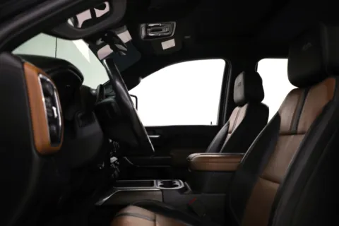 More photos of 2020 Chevrolet Silverado 3500HD High Country at Jim Falk Motors, MO
