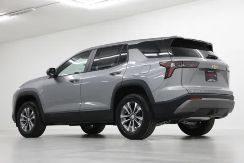 More photos of 2026 Chevrolet Equinox AWD LT at Jim Falk Motors, MO