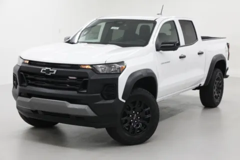 More photos of 2026 Chevrolet Colorado 4WD Trail Boss at Jim Falk Motors, MO