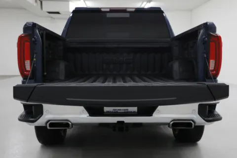 More photos of 2021 GMC Sierra 1500 SLT at Jim Falk Motors, MO