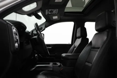 More photos of 2022 GMC Sierra 2500HD Denali at Jim Falk Motors, MO