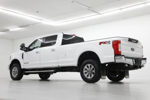 More photos of 2019 Ford Super Duty F-350 SRW XLT at Jim Falk Motors, MO