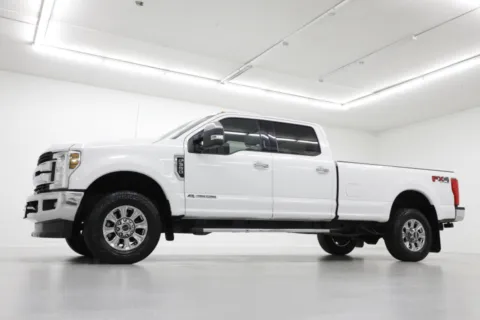 Photos of 2019 Ford Super Duty F-350 SRW XLT for sale in Clinton, MO at Jim Falk Motors