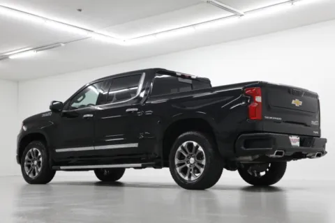 More photos of 2023 Chevrolet Silverado 1500 High Country at Jim Falk Motors, MO