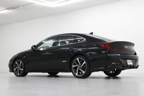 More photos of 2022 Hyundai Sonata SEL Plus at Jim Falk Motors, MO