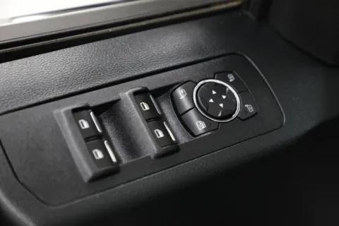 More photos of 2019 Ford F-150 Platinum at Jim Falk Motors, MO