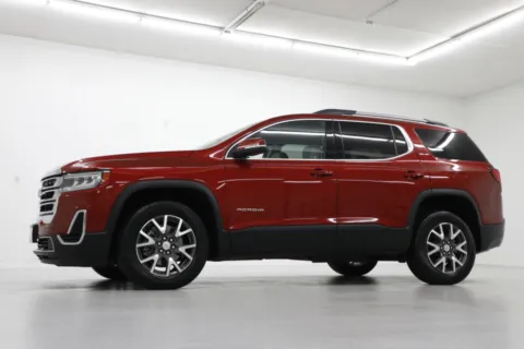 Photos of 2023 GMC Acadia SLE for sale in Clinton, MO at Jim Falk Motors