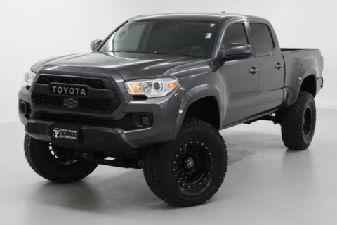 More photos of 2020 Toyota Tacoma SR5 at Jim Falk Motors, MO
