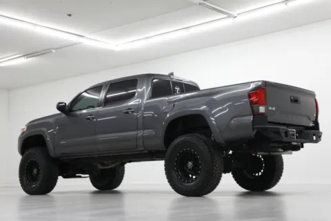 More photos of 2020 Toyota Tacoma SR5 at Jim Falk Motors, MO