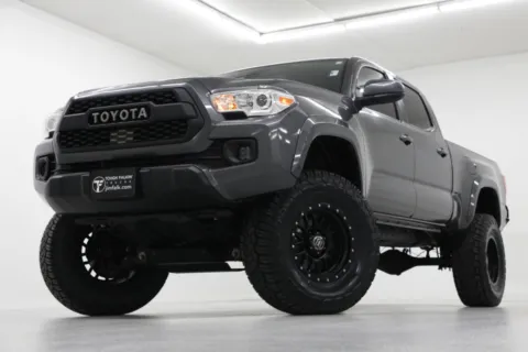 Gray 2020 Toyota Tacoma SR5 for sale in Clinton, MO
