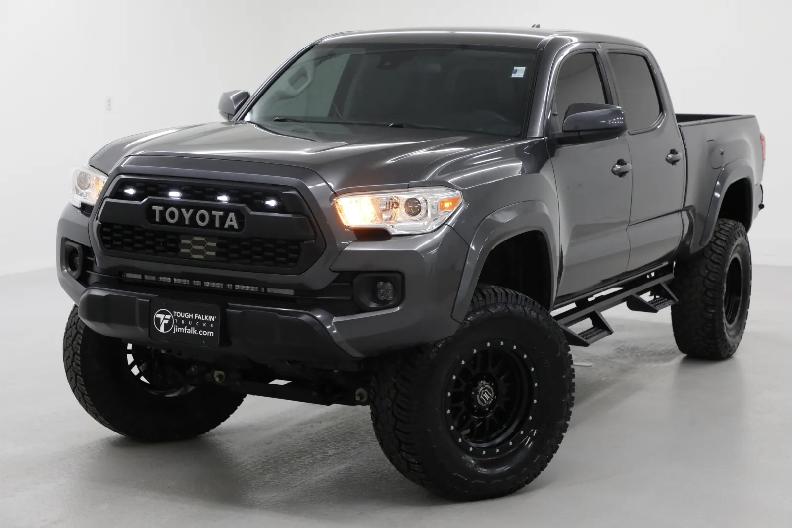 Gray 2020 Toyota Tacoma SR5 for sale in Clinton, MO