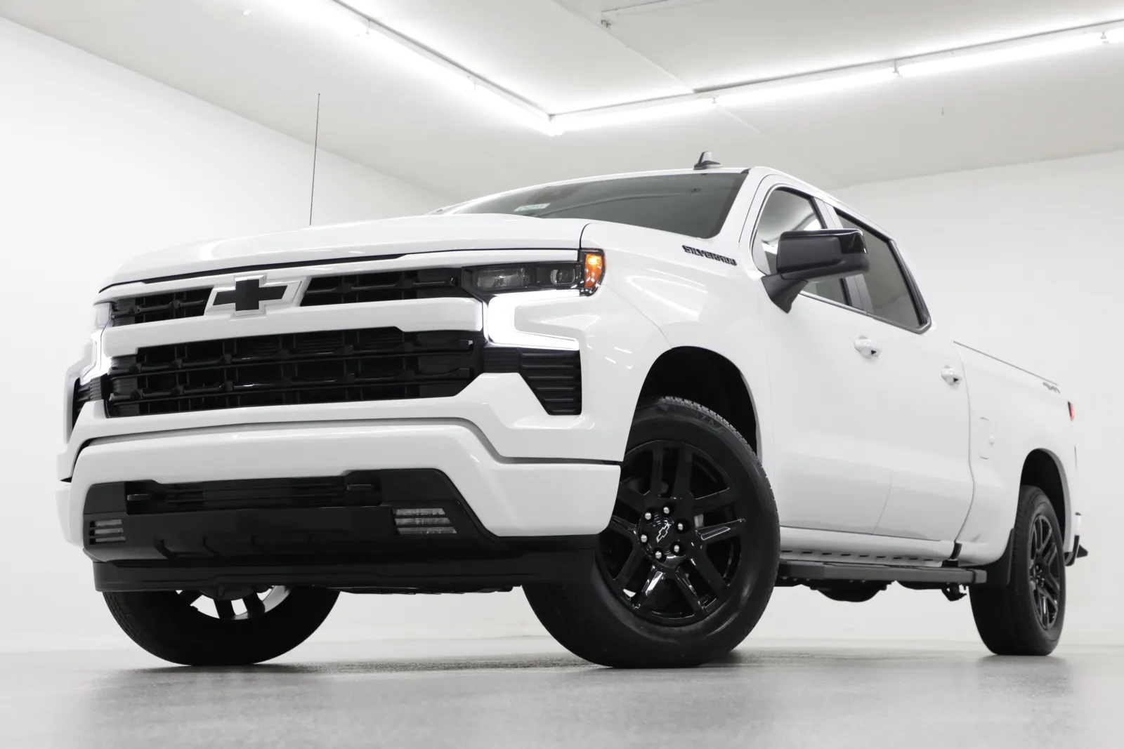 White 2026 Chevrolet Silverado 1500 RST for sale in Clinton, MO