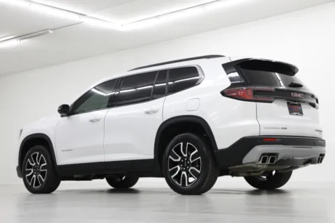 More photos of 2024 GMC Acadia AWD Elevation at Jim Falk Motors, MO