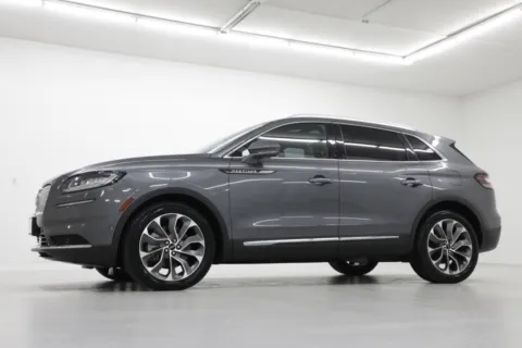Photos of 2022 Lincoln Nautilus Reserve for sale in Clinton, MO at Jim Falk Motors