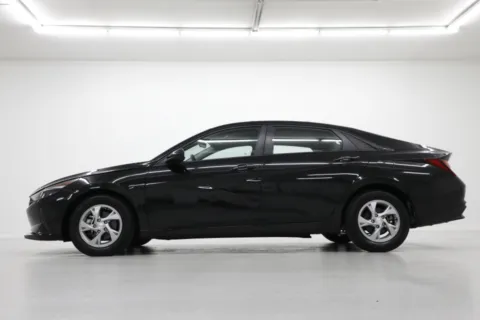 Another view of 2022 Hyundai Elantra SE for sale in Clinton, MO at Jim Falk Motors