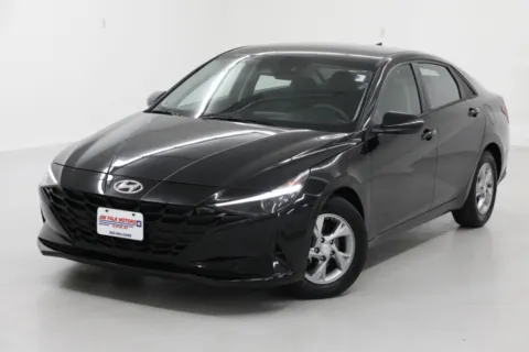 More photos of 2022 Hyundai Elantra SE at Jim Falk Motors, MO