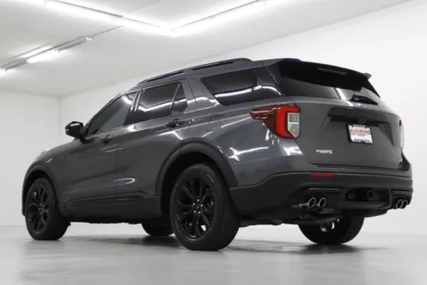More photos of 2020 Ford Explorer ST at Jim Falk Motors, MO