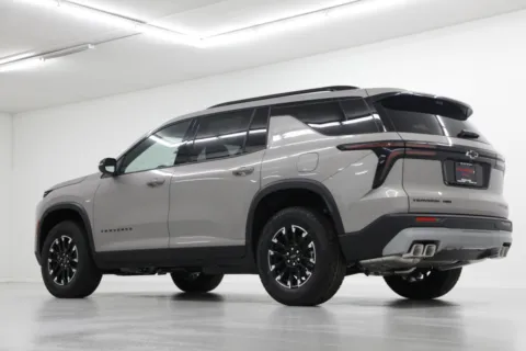 More photos of 2026 Chevrolet Traverse AWD Z71 at Jim Falk Motors, MO