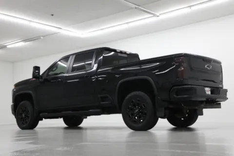 More photos of 2022 Chevrolet Silverado 3500HD LTZ at Jim Falk Motors, MO