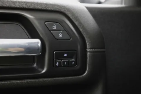 More photos of 2022 Chevrolet Silverado 3500HD LTZ at Jim Falk Motors, MO