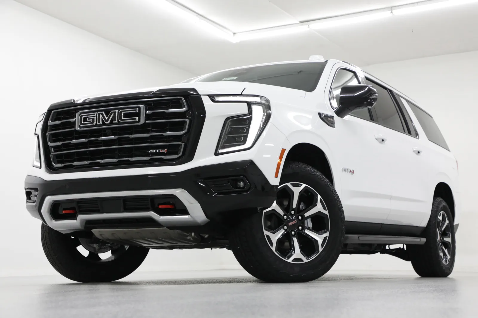 White 2026 GMC Yukon XL AT4 for sale in Clinton, MO