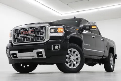 Black 2019 GMC Sierra 2500HD Denali for sale in Clinton, MO