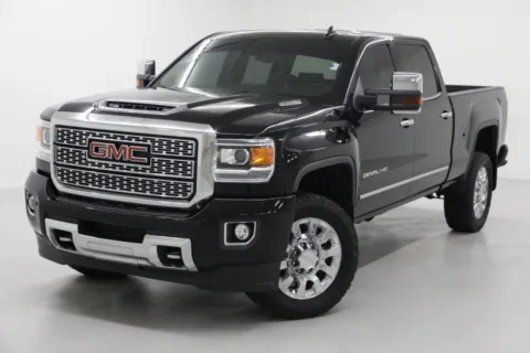 Black 2019 GMC Sierra 2500HD Denali for sale in Clinton, MO