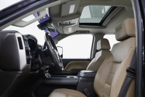 More photos of 2019 GMC Sierra 2500HD Denali at Jim Falk Motors, MO