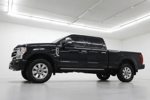 Photos of 2020 Ford Super Duty F-250 SRW Platinum for sale in Clinton, MO at Jim Falk Motors