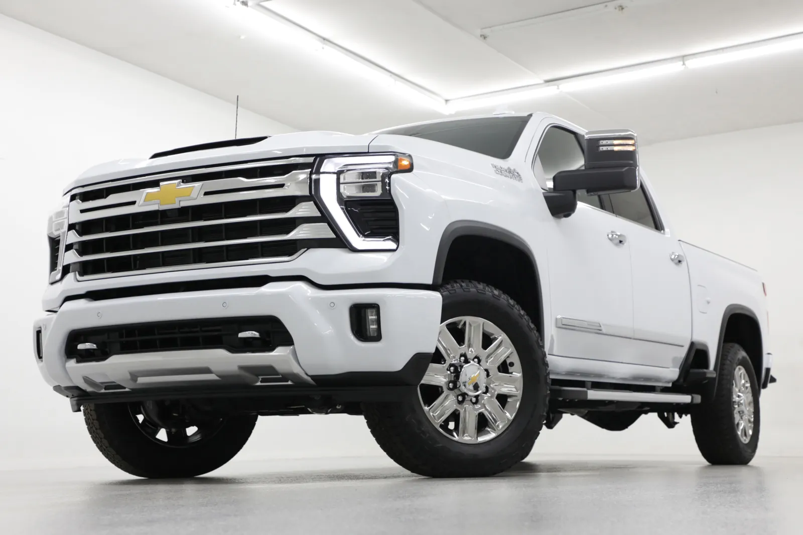 White 2026 Chevrolet Silverado 2500HD High Country for sale in Clinton, MO